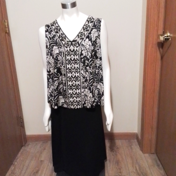 Roz & Ali NWOT cream and black top, size 1X - Picture 2 of 9